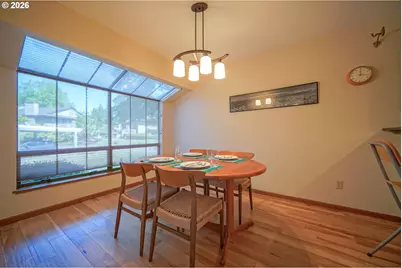 1986 Lake Isle Dr, Eugene, OR 97401 - Photo 29