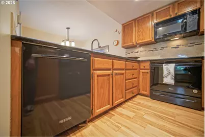 1986 Lake Isle Dr, Eugene, OR 97401 - Photo 27