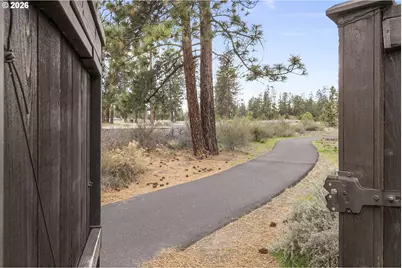 60439 Hedgewood Ln, Bend, OR 97702 - Photo 27