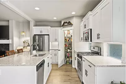 60439 Hedgewood Ln, Bend, OR 97702 - Photo 5