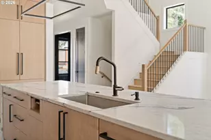 12070 NW Stewartridge Ln, Portland, OR 97229 - Photo 5