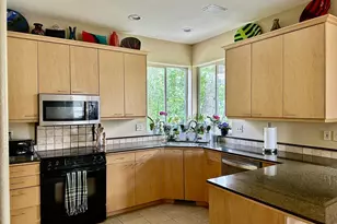 11450 SW Capitol Hwy, Portland, OR 97219 - Photo 7