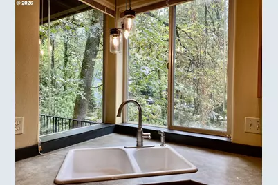 11450 SW Capitol Hwy, Portland, OR 97219 - Photo 43