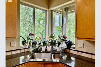 11510 SW 61st Ave, Portland, OR 97219 - Photo 13