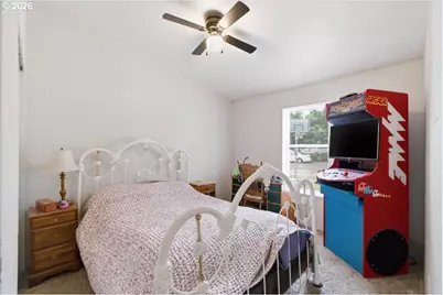 1655 S Elm St #428, Canby, OR 97013 - Photo 23