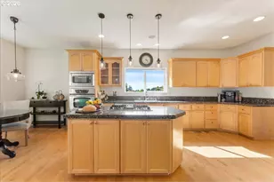 13658 SE Snowfire Dr, Happy Valley, OR 97086 - Photo 3