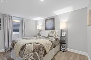 11821 NE Siskiyou St, Portland, OR 97220 - Photo 17