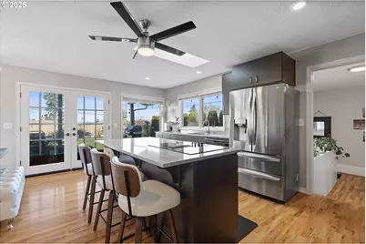 11821 NE Siskiyou St, Portland, OR 97220 - Photo 3