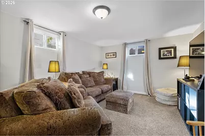 11821 NE Siskiyou St, Portland, OR 97220 - Photo 19