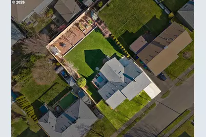 11821 NE Siskiyou St, Portland, OR 97220 - Photo 29