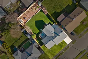 11821 NE Siskiyou St, Portland, OR 97220 - Photo 29