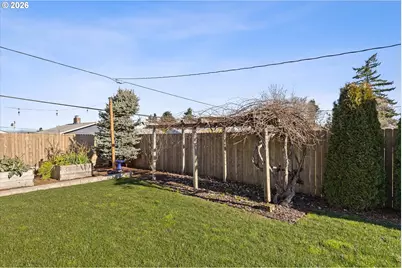 11821 NE Siskiyou St, Portland, OR 97220 - Photo 27