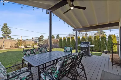 11821 NE Siskiyou St, Portland, OR 97220 - Photo 21