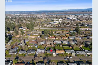 11821 NE Siskiyou St, Portland, OR 97220 - Photo 31