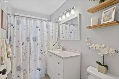 11821 NE Siskiyou St, Portland, OR 97220 - Photo 11