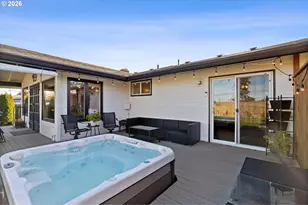 11821 NE Siskiyou St, Portland, OR 97220 - Photo 23