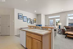 1011 10th St, Florence, OR 97439 - Photo 5