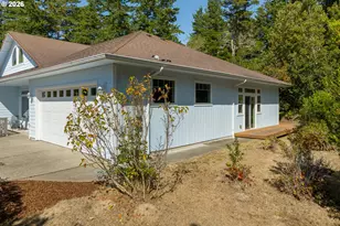 1011 10th St, Florence, OR 97439 - Photo 27