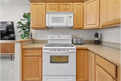 1011 10th St, Florence, OR 97439 - Photo 3