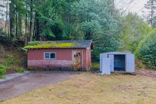 94448 Shelley Ln, Coquille, OR 97423 - Photo 13