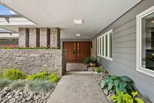 777 Cherry Cir, Lake Oswego, OR 97034 - Photo 5