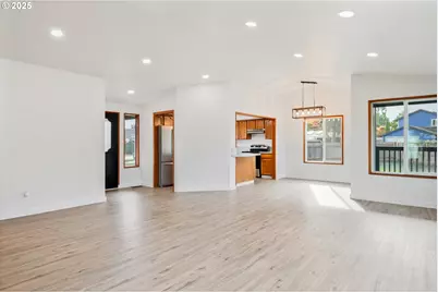 2421 Hickory Ave, Longview, WA 98632 - Photo 7