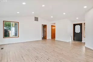 2421 Hickory Ave, Longview, WA 98632 - Photo 5