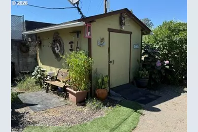 47767 Harris St, Oakridge, OR 97463 - Photo 21