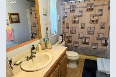 47767 Harris St, Oakridge, OR 97463 - Photo 13