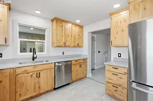 602 W 13th St, The Dalles, OR 97058 - Photo 11