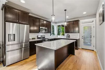 9146 N Edison St, Portland, OR 97203 - Photo 13