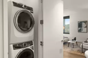 550 SW 10th Ave, Portland, OR 97205 - Photo 9