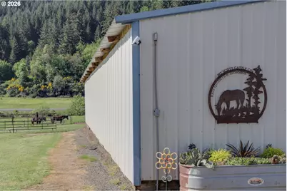 5143 Umpqua Highway 99, Drain, OR 97435 - Photo 11