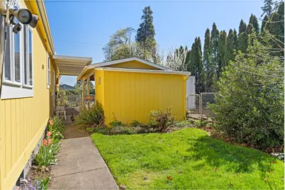 1196 37th St, Springfield, OR 97478 - Photo 27