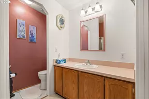 1196 37th St, Springfield, OR 97478 - Photo 19