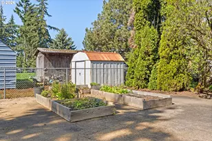 1196 37th St, Springfield, OR 97478 - Photo 29