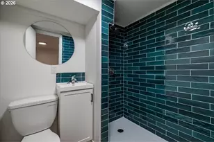 8610 NE Hancock St, Portland, OR 97220 - Photo 33