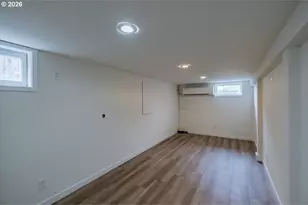 8610 NE Hancock St, Portland, OR 97220 - Photo 27