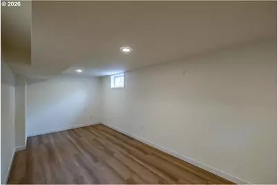 8610 NE Hancock St, Portland, OR 97220 - Photo 31