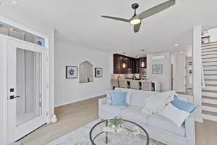 811 Southwest 13th Street, Newport, OR 97365 - Photo 13