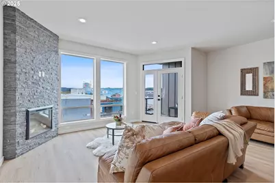 811 SW 13th St, Newport, OR 97365 - Photo 31