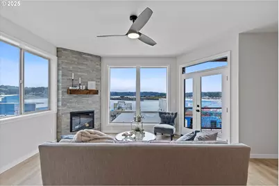 811 SW 13th St, Newport, OR 97365 - Photo 11