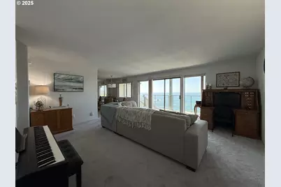 1305 Moore St #402, Brookings, OR 97415 - Photo 7