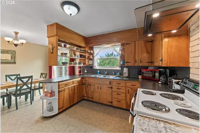 439 W Agee St, Roseburg, OR 97471 - Photo 13