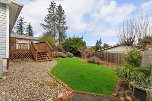 439 W Agee St, Roseburg, OR 97471 - Photo 27