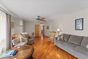 439 W Agee St, Roseburg, OR 97471 - Photo 7