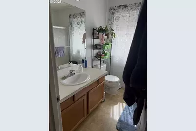 217 NE 146th Ave, Portland, OR 97230 - Photo 3