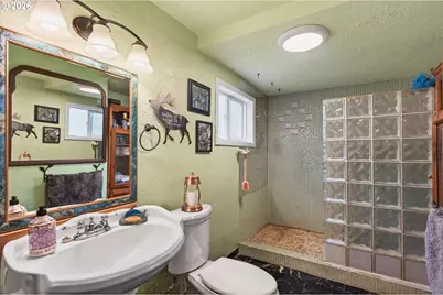 943 NE 7th St, Clatskanie, OR 97016 - Photo 9
