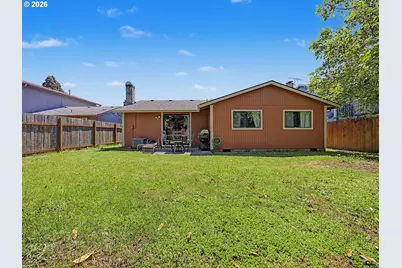 13725 SE Center St, Portland, OR 97236 - Photo 17