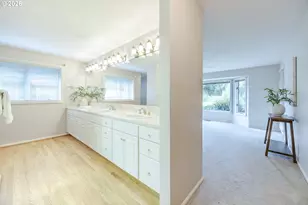 982 Shaughnessy Ln, Eugene, OR 97401 - Photo 23